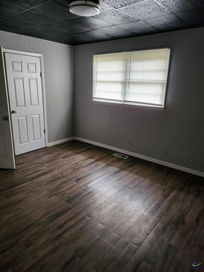 300 Carolina B6 Ave