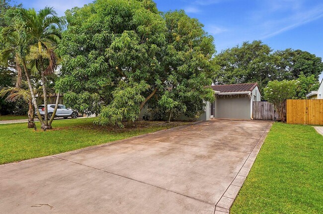 Building Photo - North 31st Avenue, Hollywood, FL 33021 - 3 BR 2 BA house