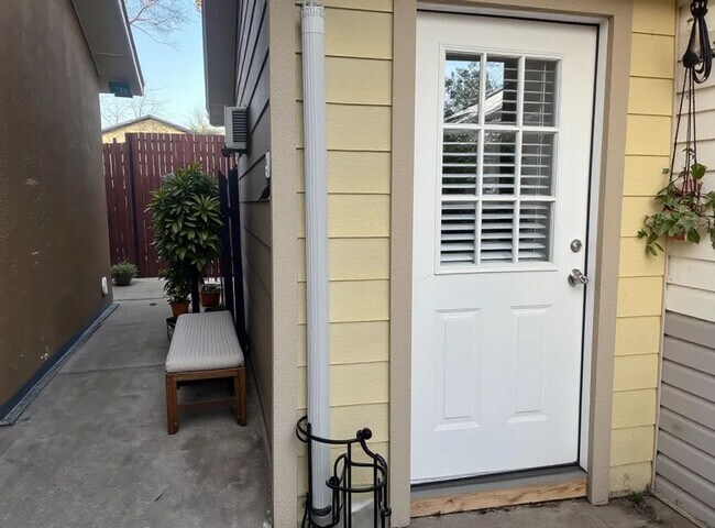 Building Photo - 2351 Longohrn Unit #C