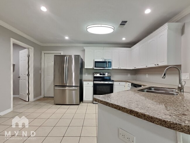 Building Photo - 1606 Briarcliff St Rental