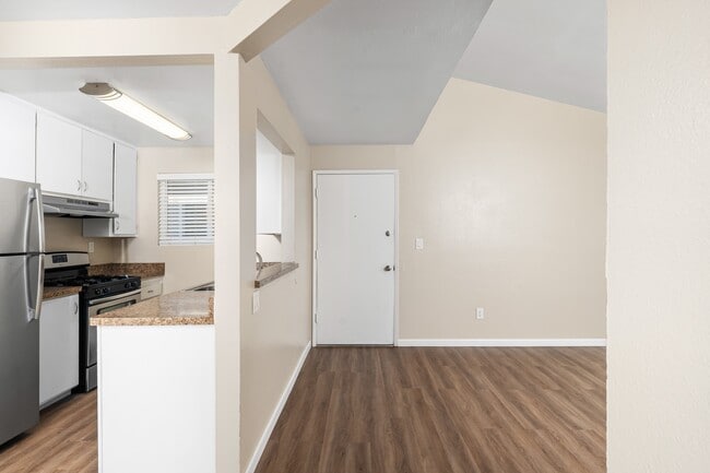 Photo - Menlo Pointe