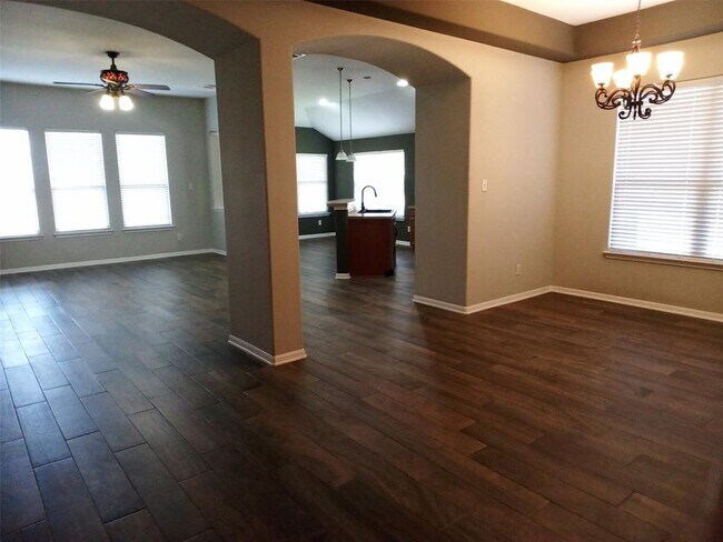 2412 Tumbling River Dr