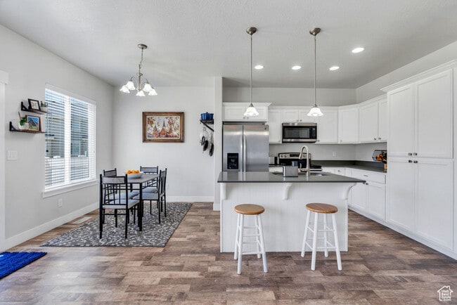 Photo - 219 W Silver Springs Dr