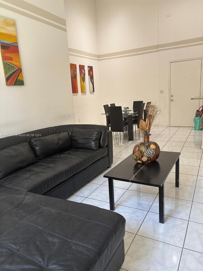 Photo - 18800 NE 29th Ave Unidad 116