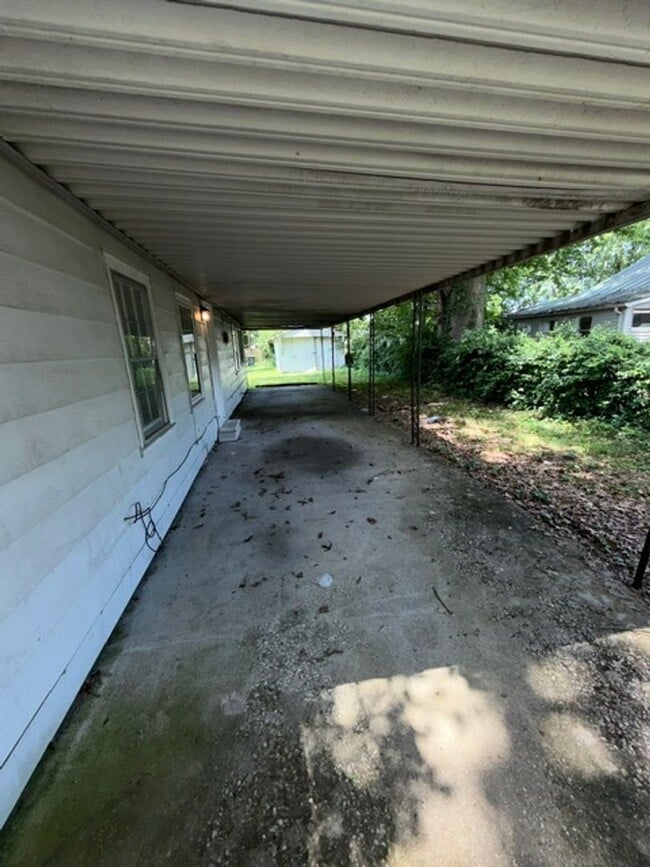 Photo - 1655 Eastwood Ave