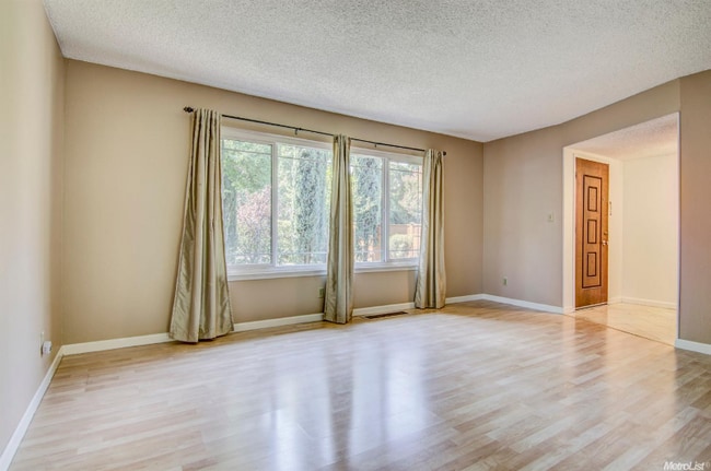 Photo - 5039 Cypress Ave