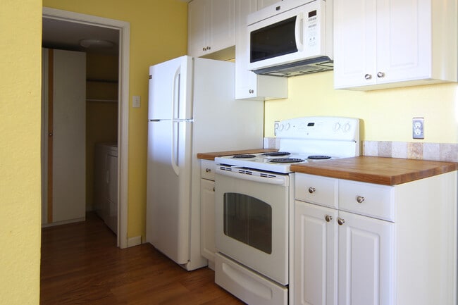 Photo - 1201 Glen Cove Pky Unit 1713