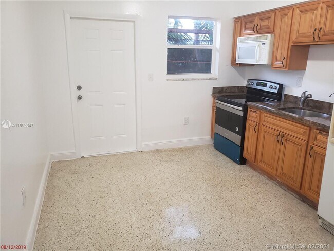 Photo - 36 NW 17th Ct Unit 2