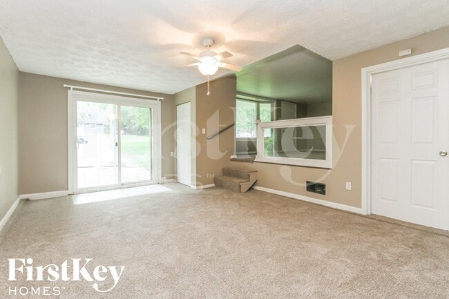 Photo - 5452 W Southport Rd