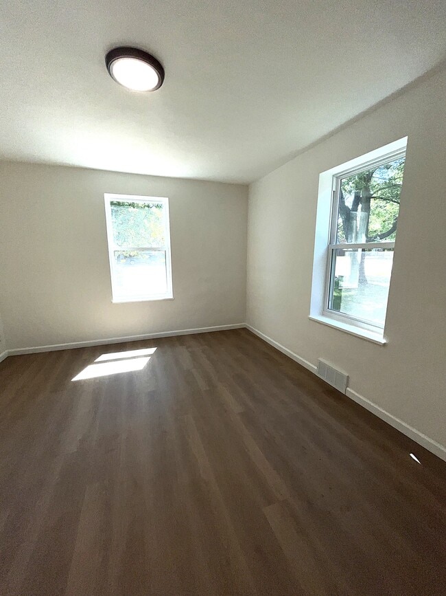Photo - 3919 Jamieson Ave Unit 1E