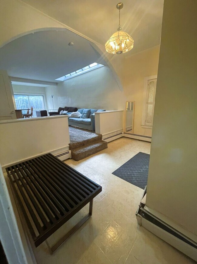 Photo - 403 S Division St