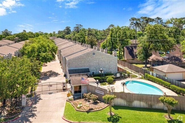 Building Photo - 17573 Red Oak Dr Unit 7573 Rental
