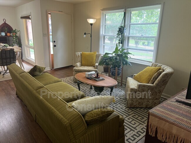 Photo - 3207 Tucker Dr NW