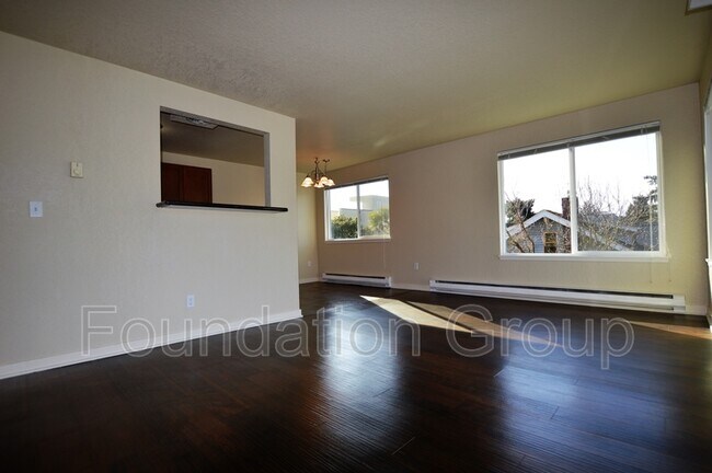 Photo - 2405 NW 65th St