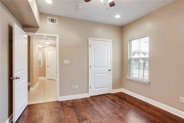 83 Carriage Ln Unit B