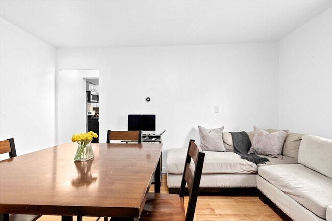 Photo - 345 Lowell St Unidad 1