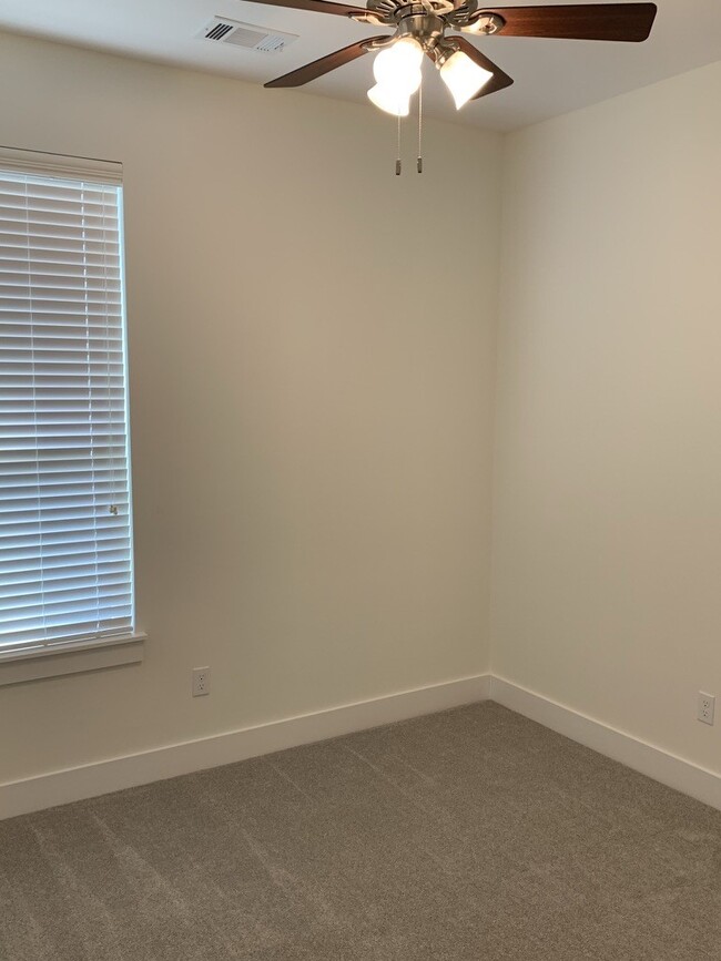 Building Photo - 2509 S Grand Blvd Rental