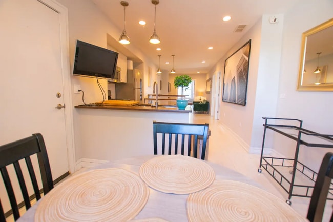 Photo - 2734 S Bonfield St Unidad 2