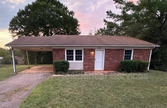 Building Photo - 1602 Ballymena Dr