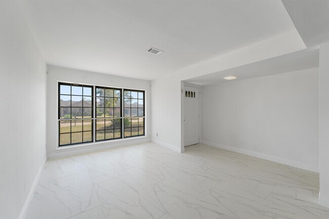 Photo - 9711 Bertwood St