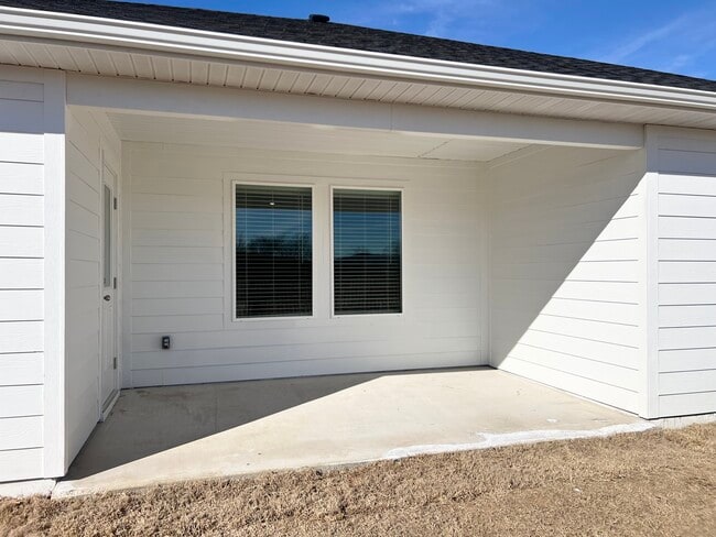 Photo - 561 Shepherd St