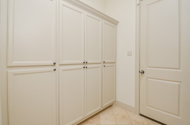 Photo - 1915 Upland Sky