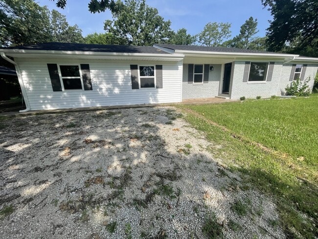 Photo - 202 Briarwood House