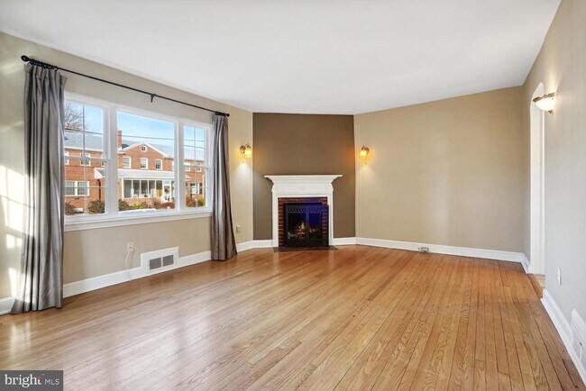 Photo - 313 E Mason Ave