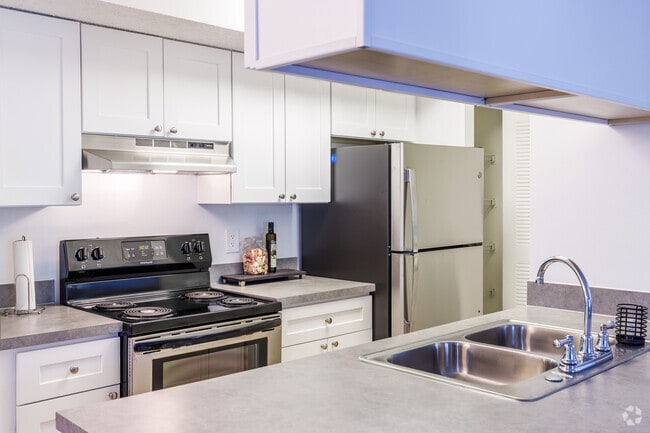 2BR, 2BA - The Lauderdale at Hampton Pines