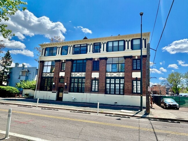 Charming Historic Condo in the Heart of Up... - Charming Historic Condo in the Heart of Up... Unit 304