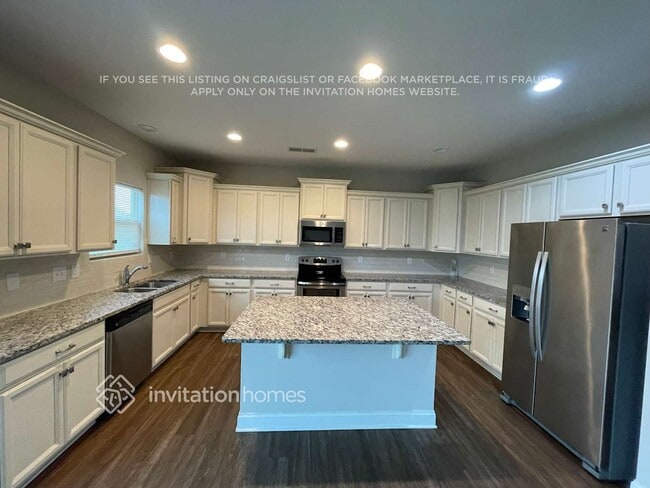 828 Richardson Wy
