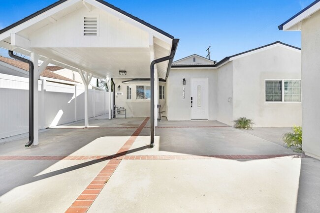 Photo - Secluded 3/2 in the heart of Sylmar