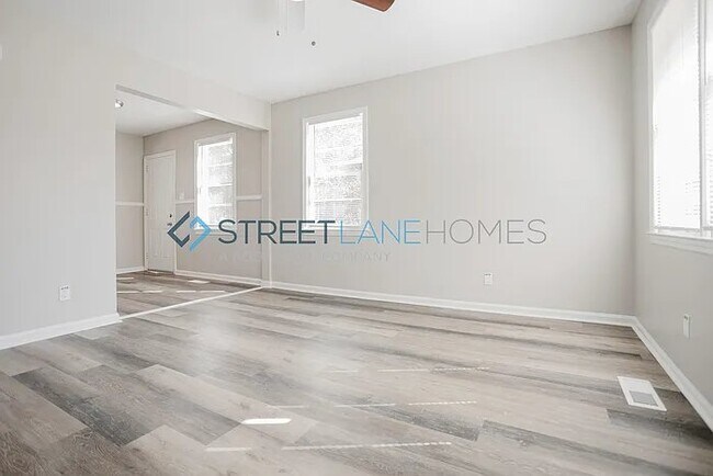 Photo - 4443 Sims St