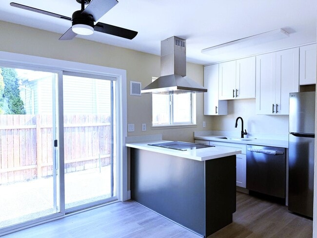 Photo - 7442 Marcrum Ave