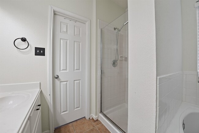 Building Photo - 9762 Wheaton Edge Ln