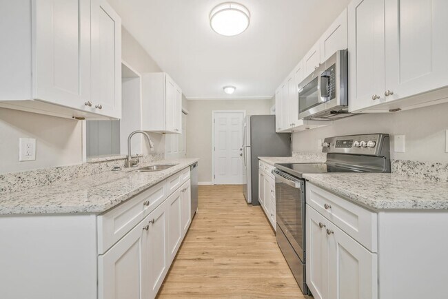 Photo - 2828 Central Dr