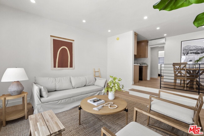 Building Photo - 843 11th St Unit 6 Rental
