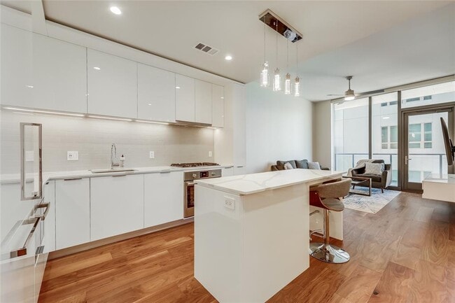 Building Photo - 44 East Ave Unit 2303 Rental