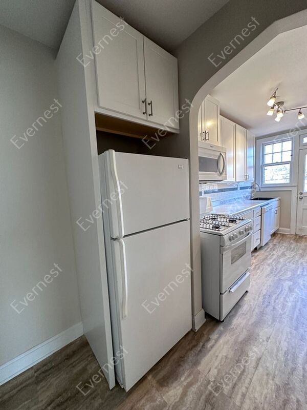 Photo - 3114 Indianola Ave Unit 4