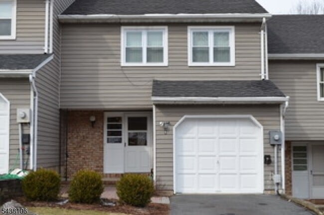 Building Photo - 8 Stockton Ct