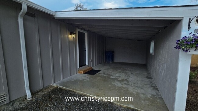 Photo - 31721 W Commercial St Unit A