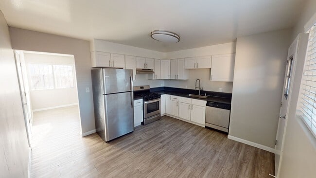 Photo - 2 BED & 1 BATH UNIT AVAILABLE - LOS ANGELES!