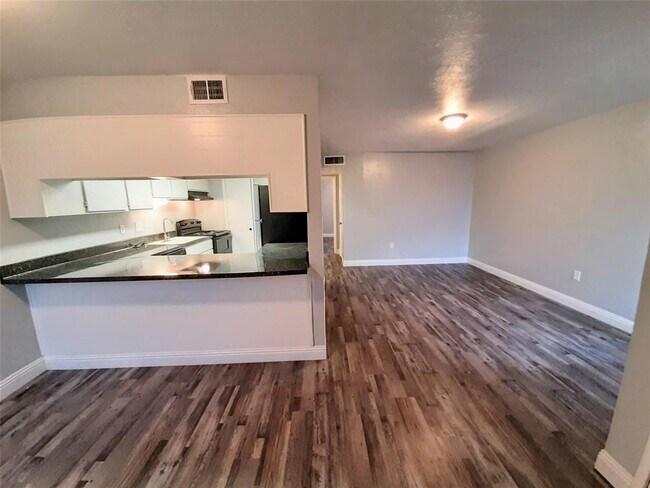 Photo - 507 Cora St Unit 209