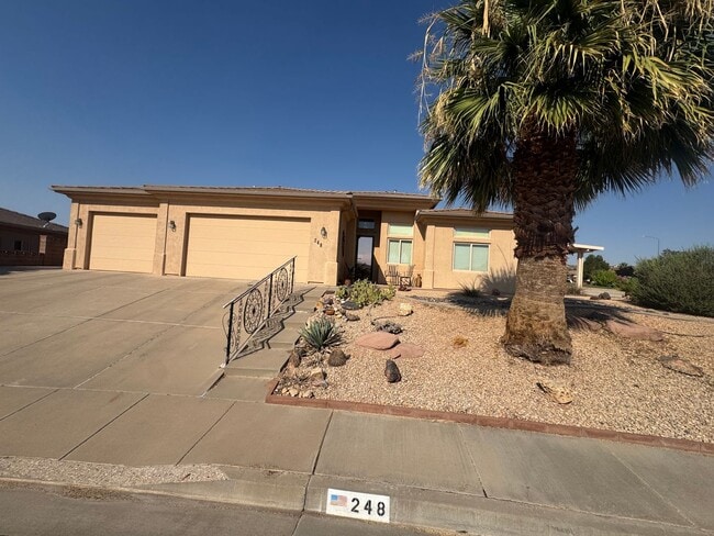 Beautiful 3 bed 2 bath Home! - Beautiful 3 bed 2 bath Home!