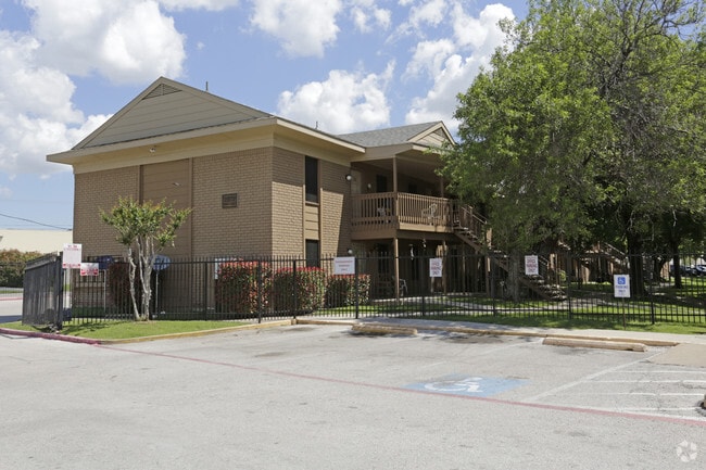 Emerald Point Apartments - Emerald Point Apartments