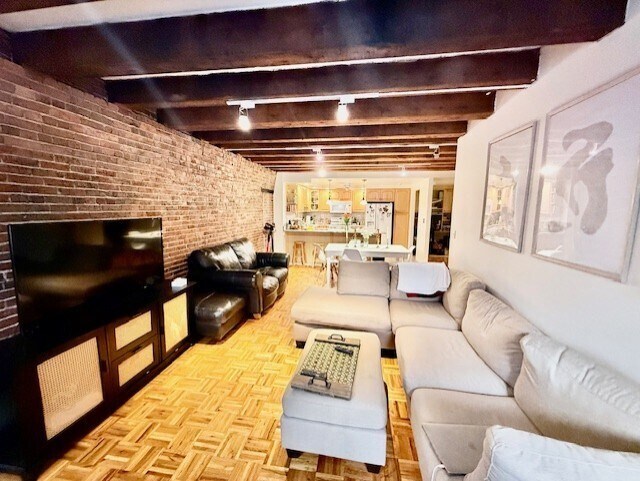 99 Fulton St Unit 2-2