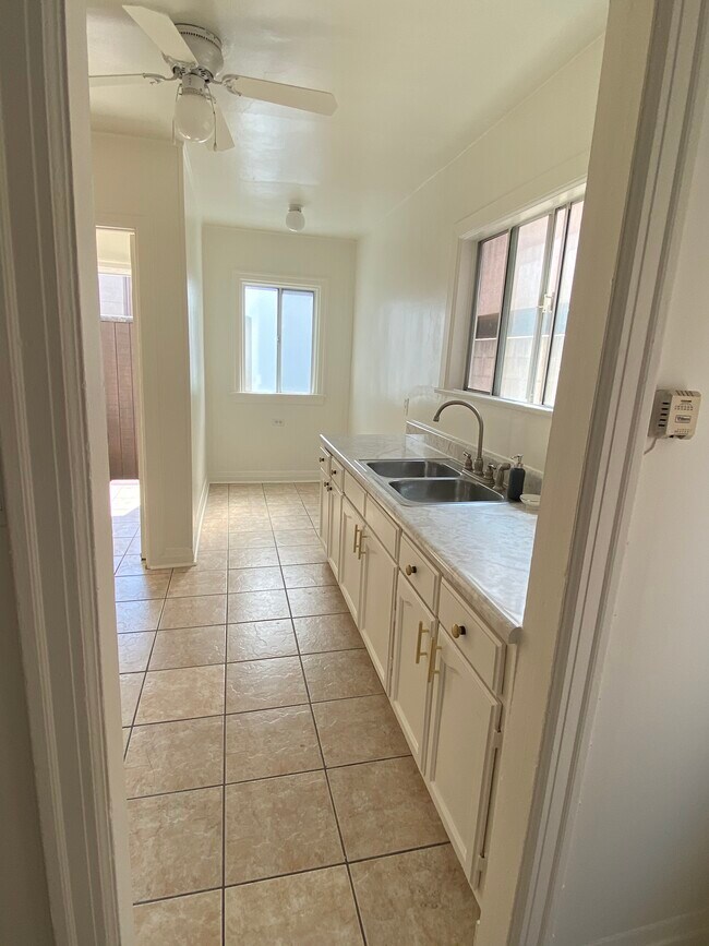 Photo - 4534 W 11th Pl Unidad 4534