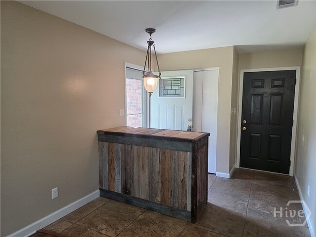 Photo - 310 W 5th St