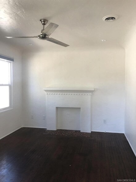 Photo - 4072 Meade Ave
