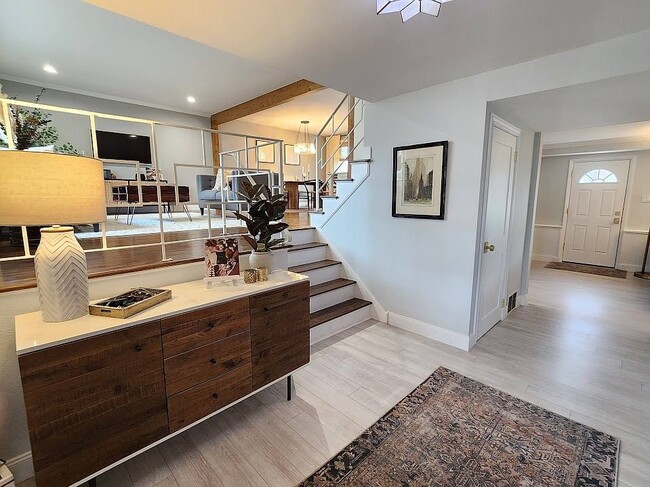 Photo - 22 Gatehouse Ln